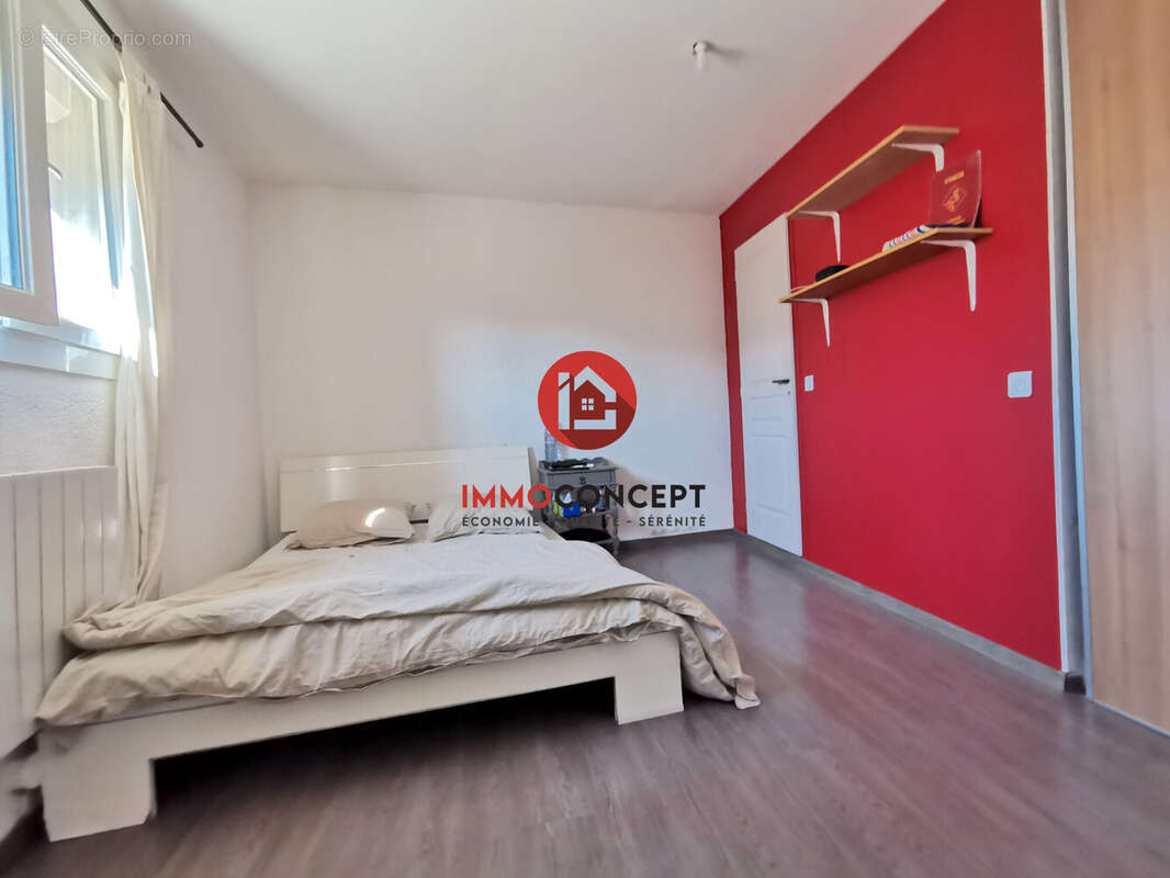 Appartement à BAGNOLS-SUR-CEZE