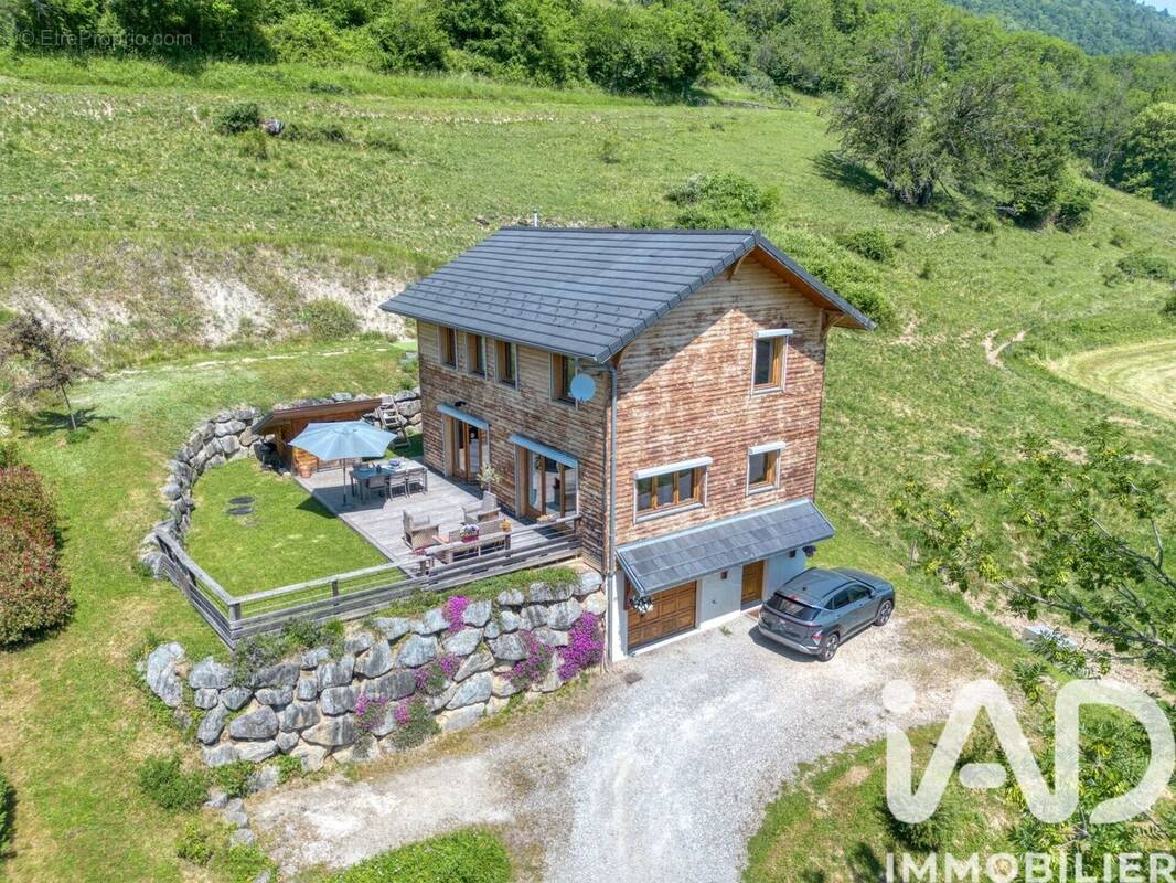 Maison 146 m² à Villard-Sallet  - photo 1