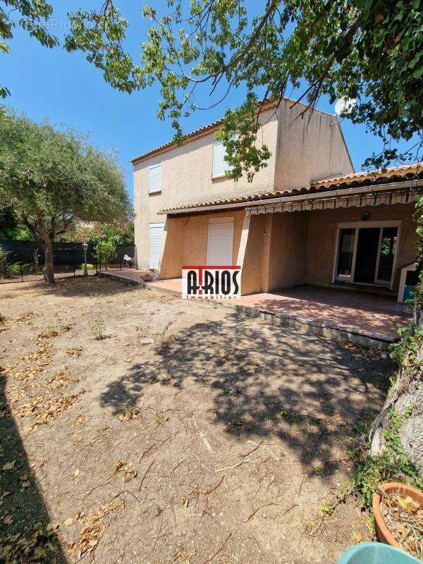 Commerce à LA FARLEDE