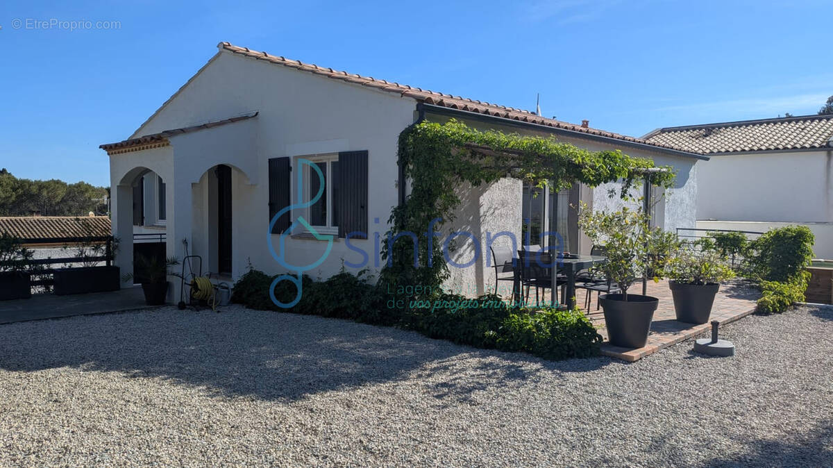 Maison à GALLARGUES-LE-MONTUEUX