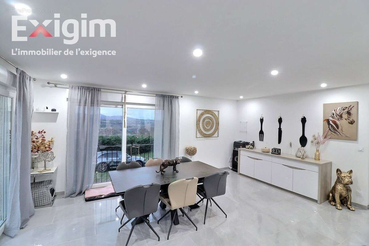 Maison à LE CRESTET