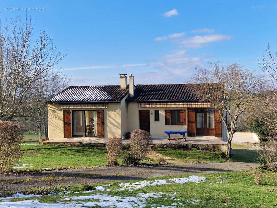 Maison 3 chambres avec grand terrain, piscine et Belle Vue. - photo 4