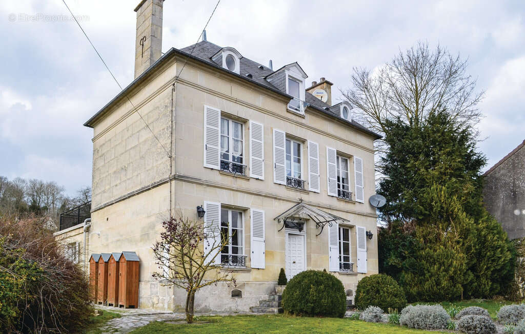 Maison à CIRES-LES-MELLO