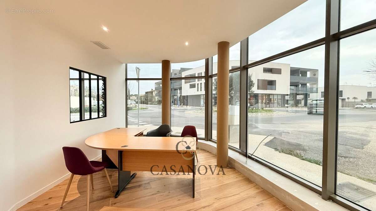 Bureaux neufs 110 m² lumineux avec parkings  Baillargues  Immeuble récent - photo 12