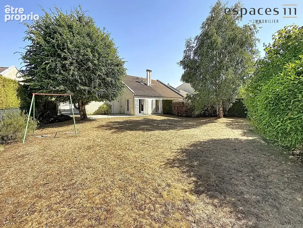 Photo Maison à Voisins-Le-Bretonneux au prix de 472 500€