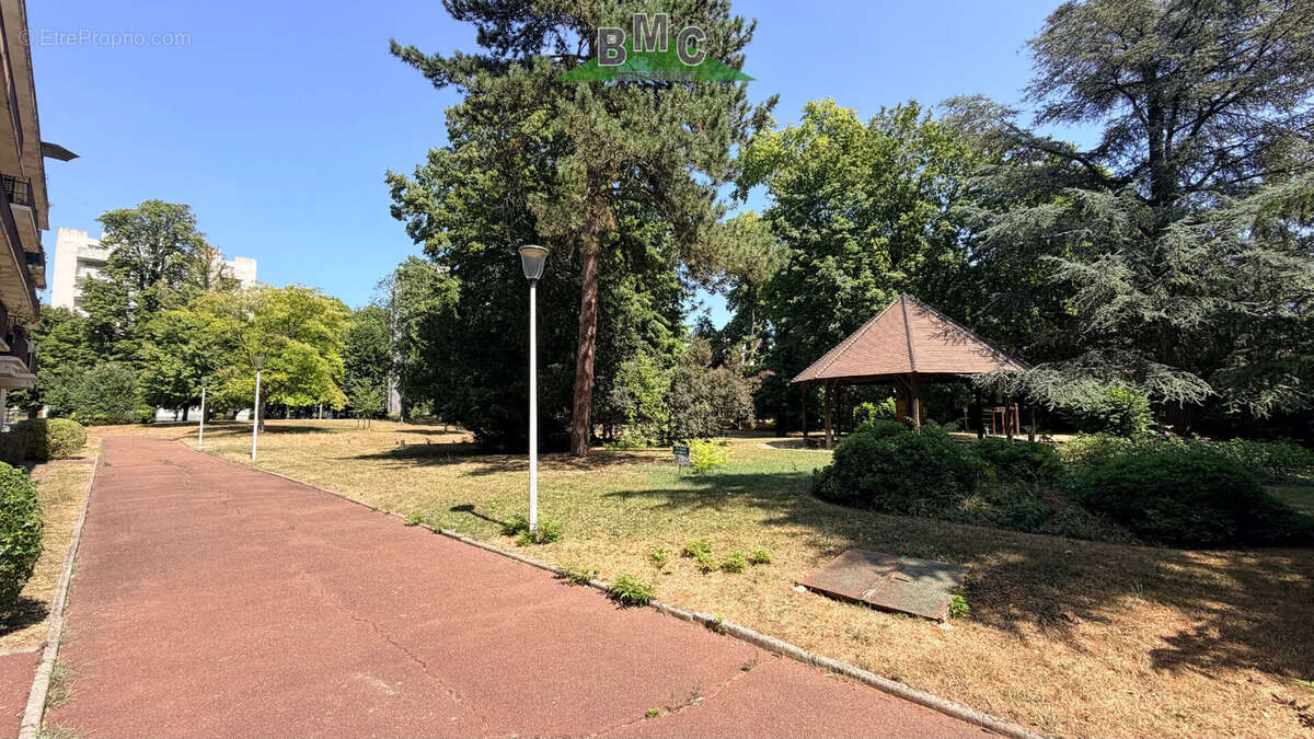 Le plessis-bouchard - 10' gare - photo 10