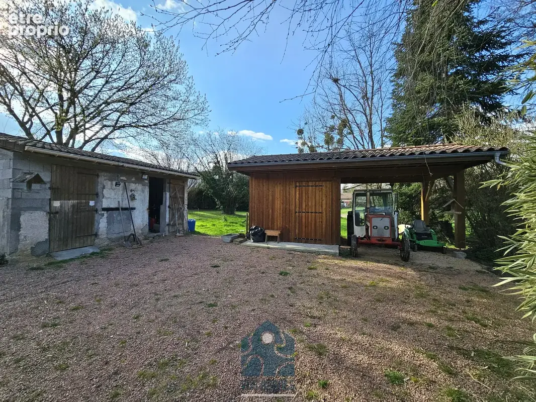 Propriété 6 pièces avec piscine, box à chevaux, garage, hangar et grand terrain - photo 17