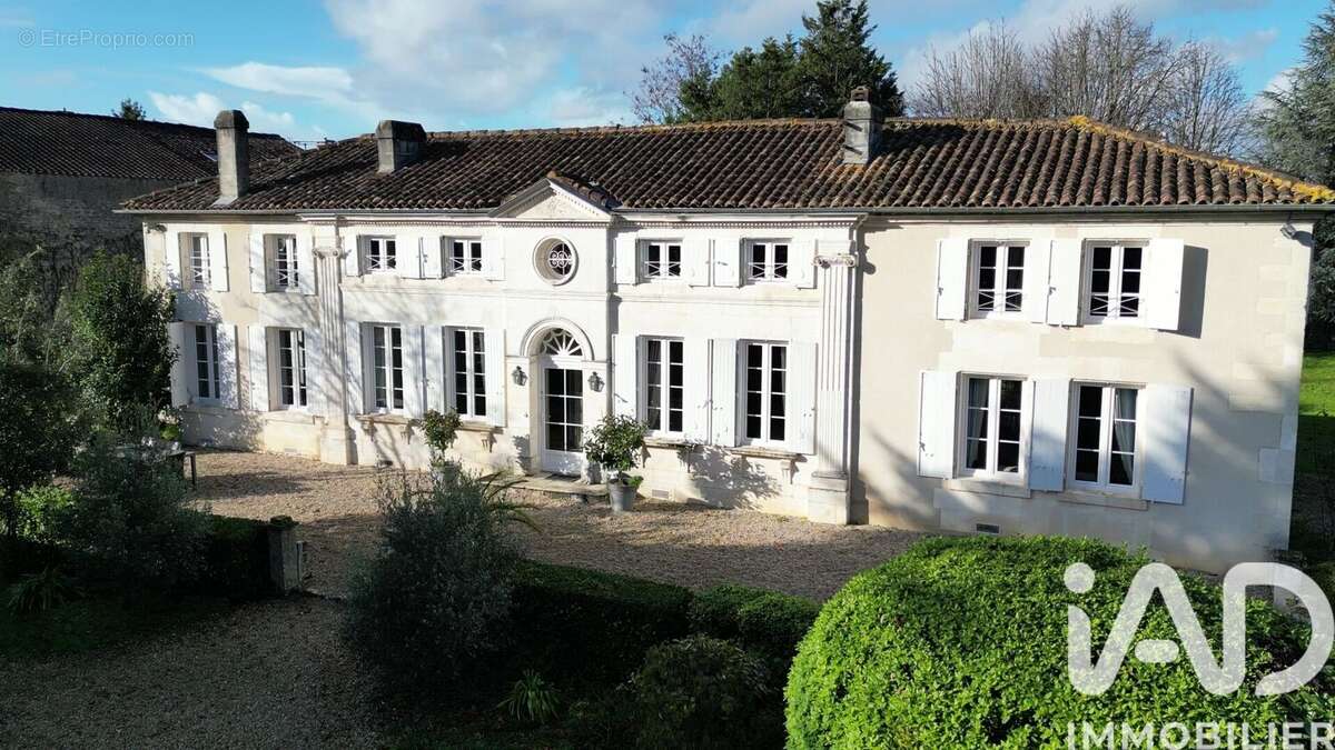 Photo 2 - Maison à COGNAC