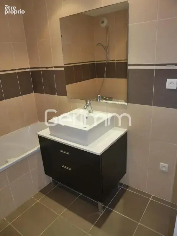 Vente - Appartement - 2 pièces + cuisine - 49 m² - 230 000 € - - photo 11