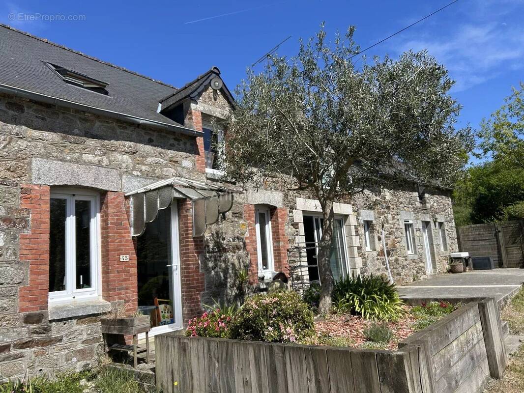 Maison à HENON