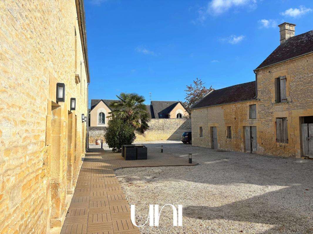 Maison à FLEURY-SUR-ORNE