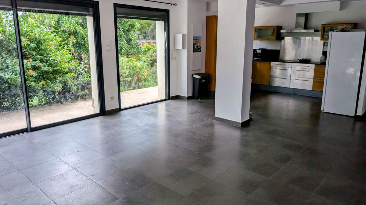 Maison à LAROQUE-DES-ALBERES