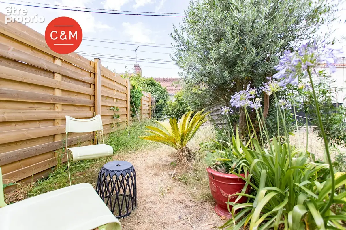REZE BALINIERE - Maison divisée en trois logements - photo 12
