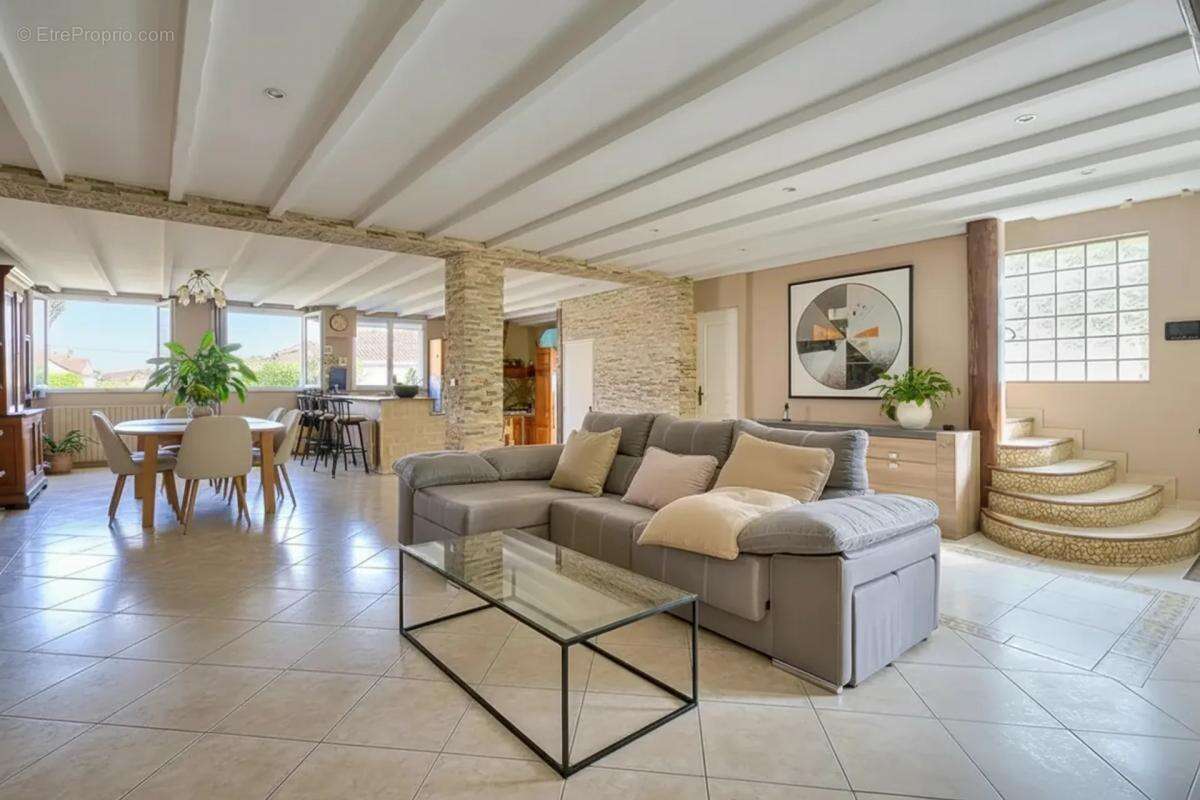 Maison à NEUILLY-PLAISANCE