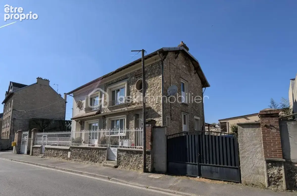 Charmante demeure avec vue imprenable sur le Château de Château-Thierry – 185 m², terrasse et dépendance locative - photo 19