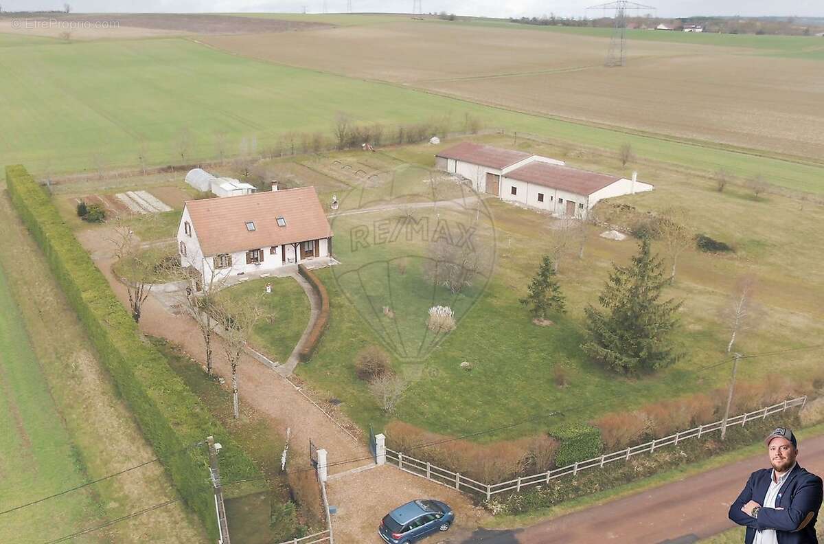 Maison à COSNE-COURS-SUR-LOIRE