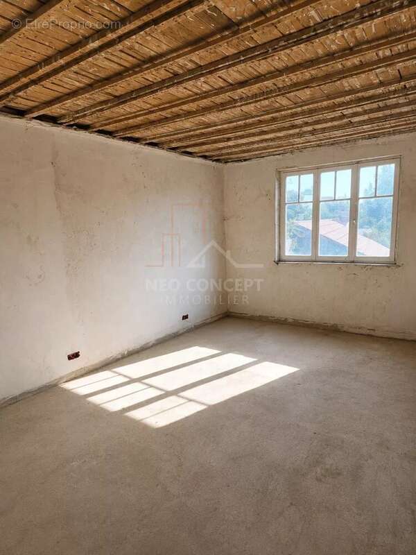 BISCHWILLER  Maison à réhabiliter intégralement  86 m² habitables  Garage indépendant - photo 6