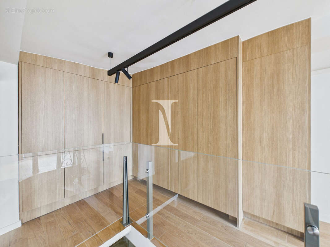 Appartement à PARIS-7E