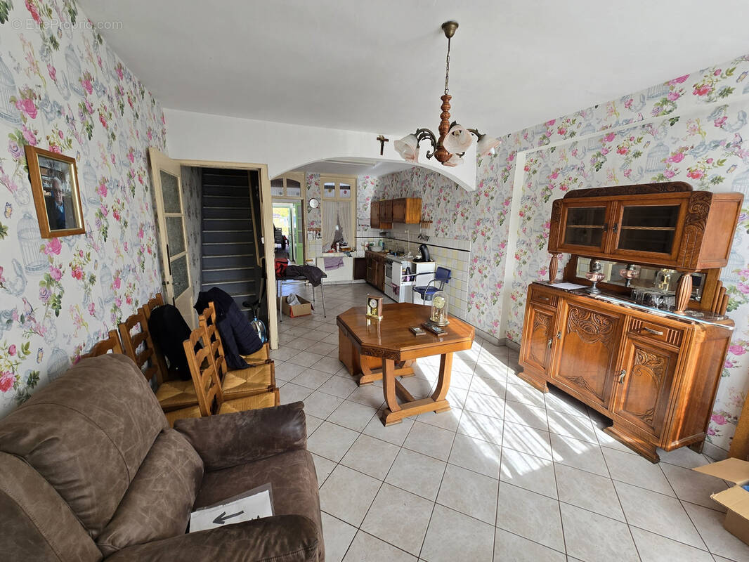 Maison à HALLENNES-LEZ-HAUBOURDIN