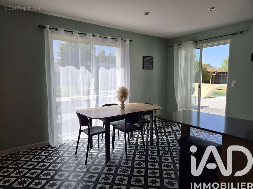 Maison 218 m² à Aigonnay  - photo 7