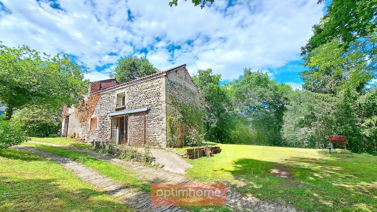 Proche de sauveterre de bearn (64) - photo 2