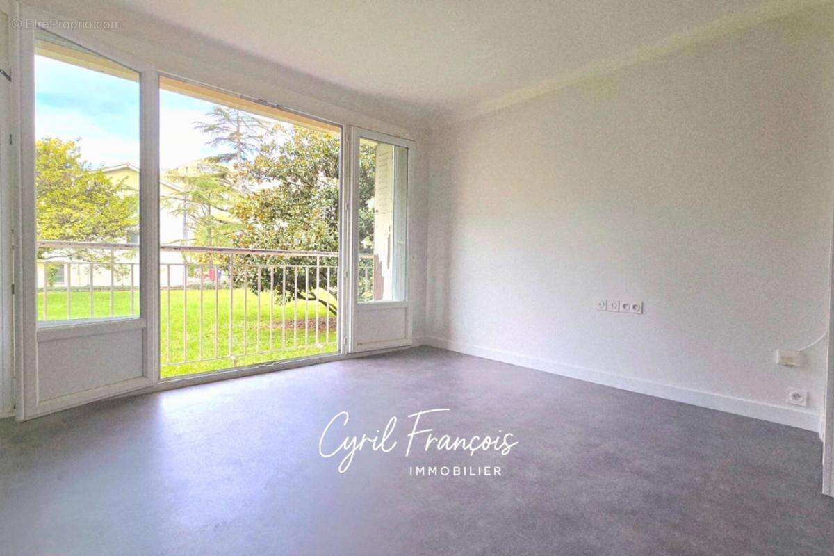 Appartement à TASSIN-LA-DEMI-LUNE