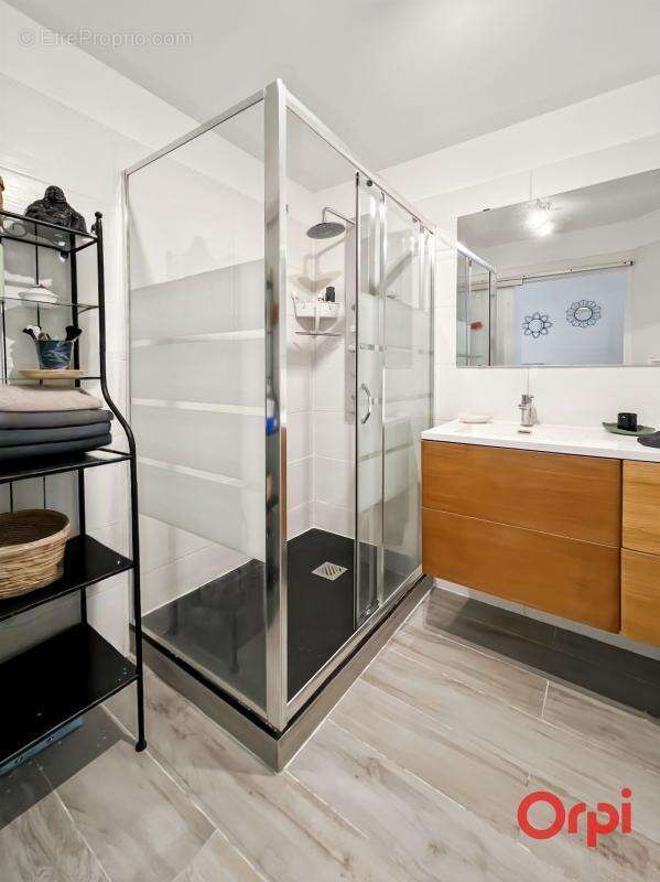 Appartement à VENELLES