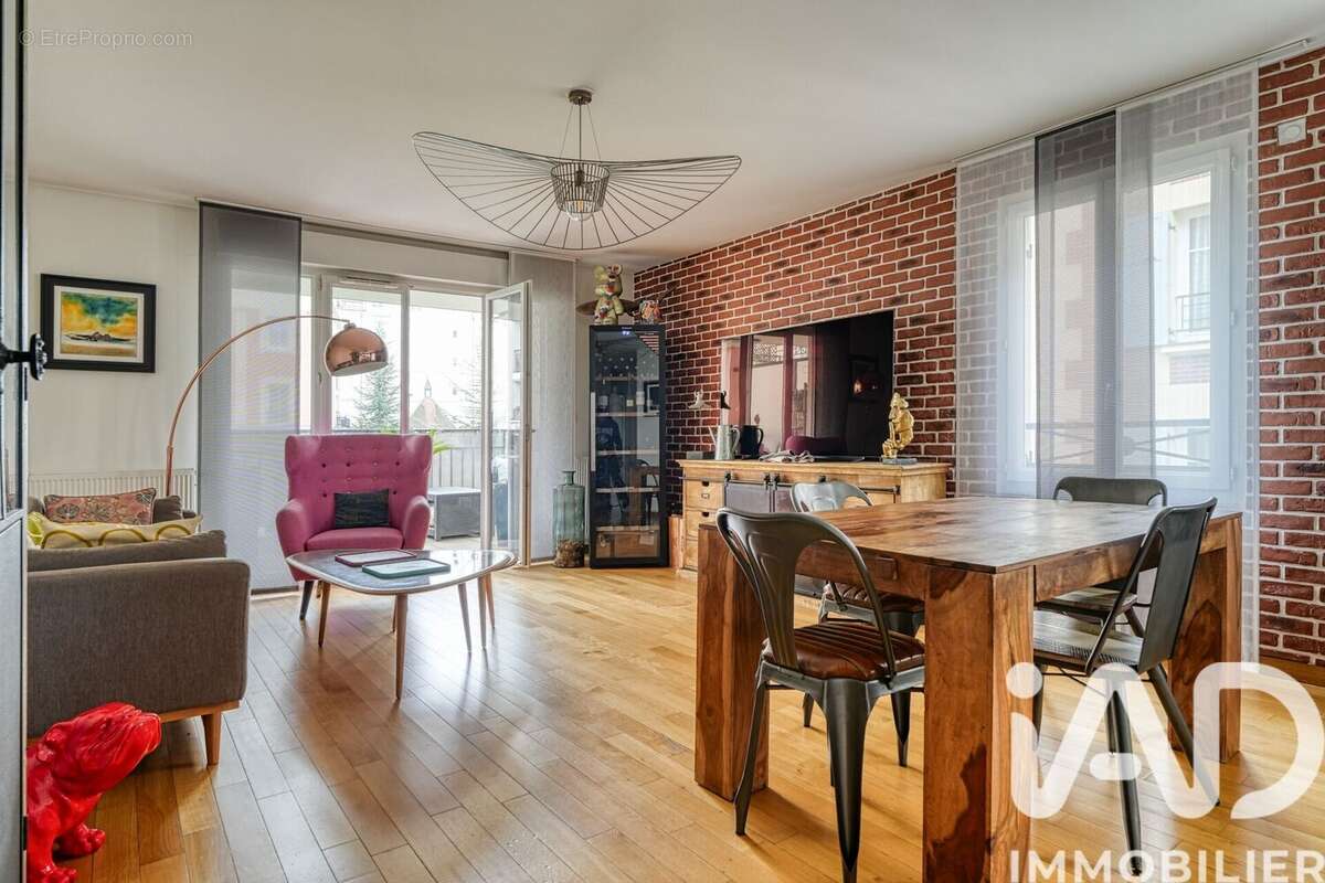 Photo 2 - Appartement à LE PLESSIS-ROBINSON