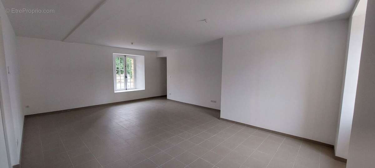 Appartement à FONTENAY-TRESIGNY