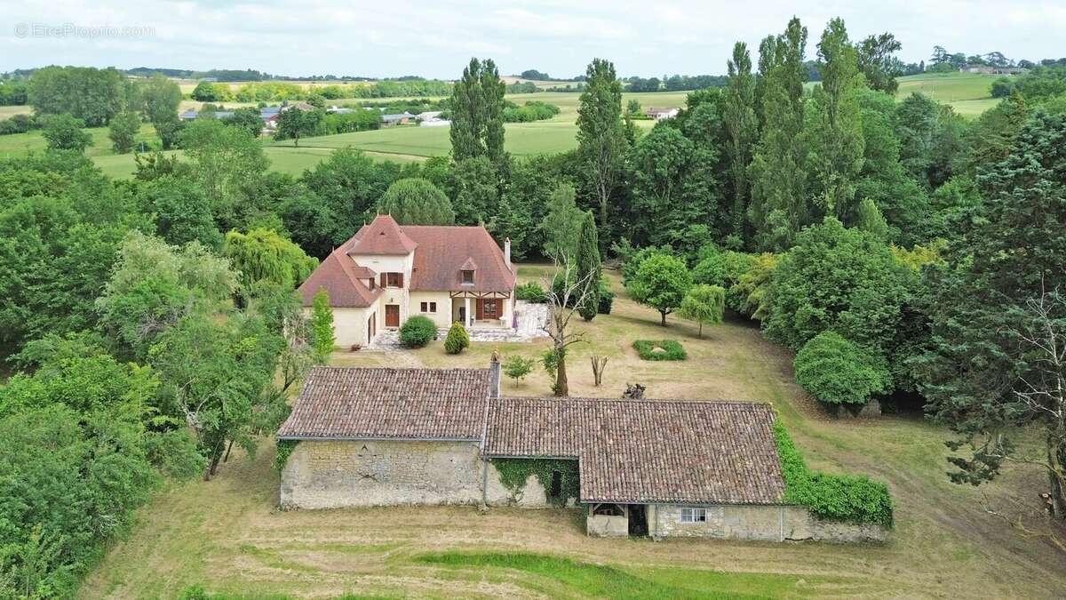 Maison à LAUZUN