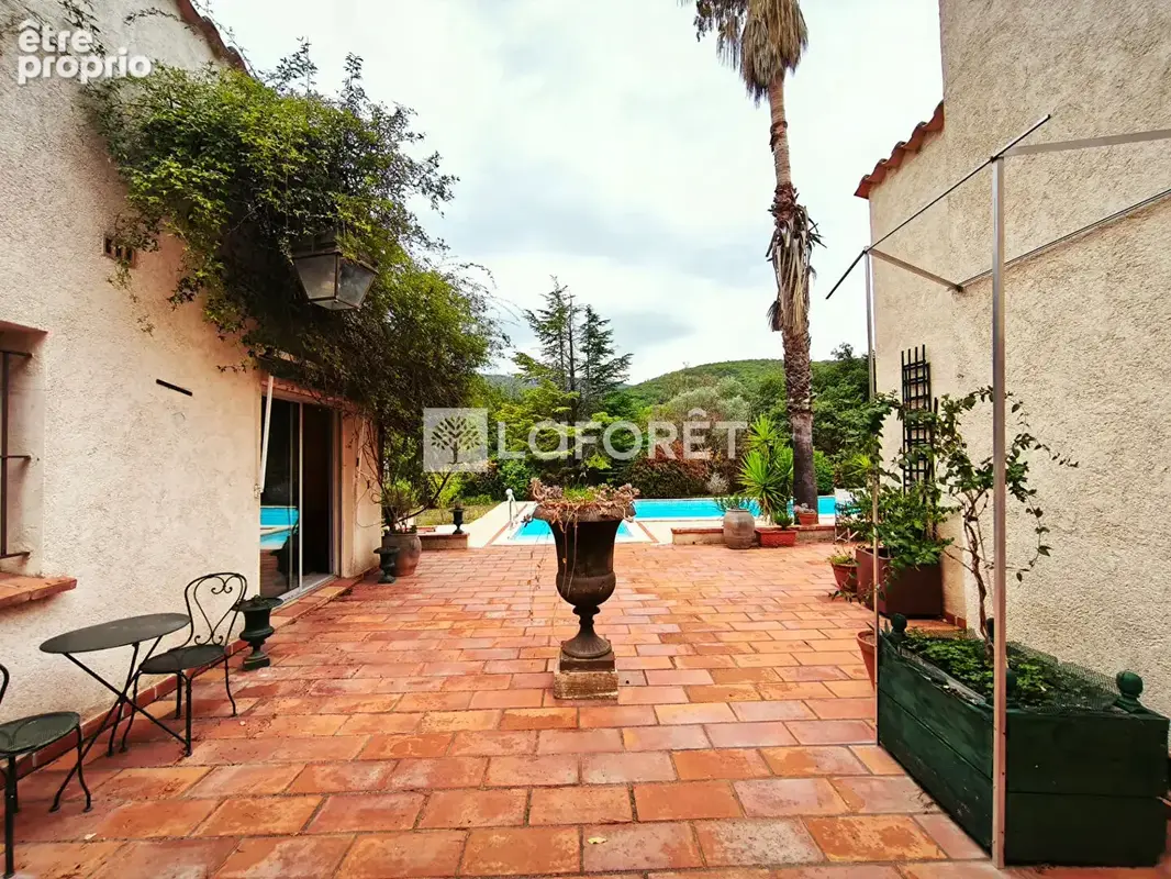 Villa avec piscine et grand jardin à Reynès - photo 12
