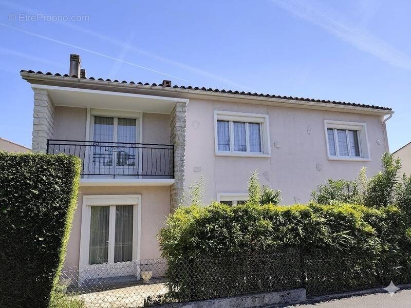 Maison à L'ISLE-D'ESPAGNAC