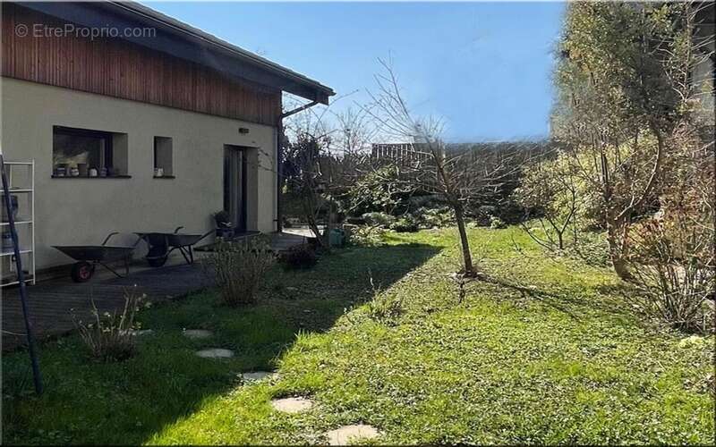 Maison à THOIRY