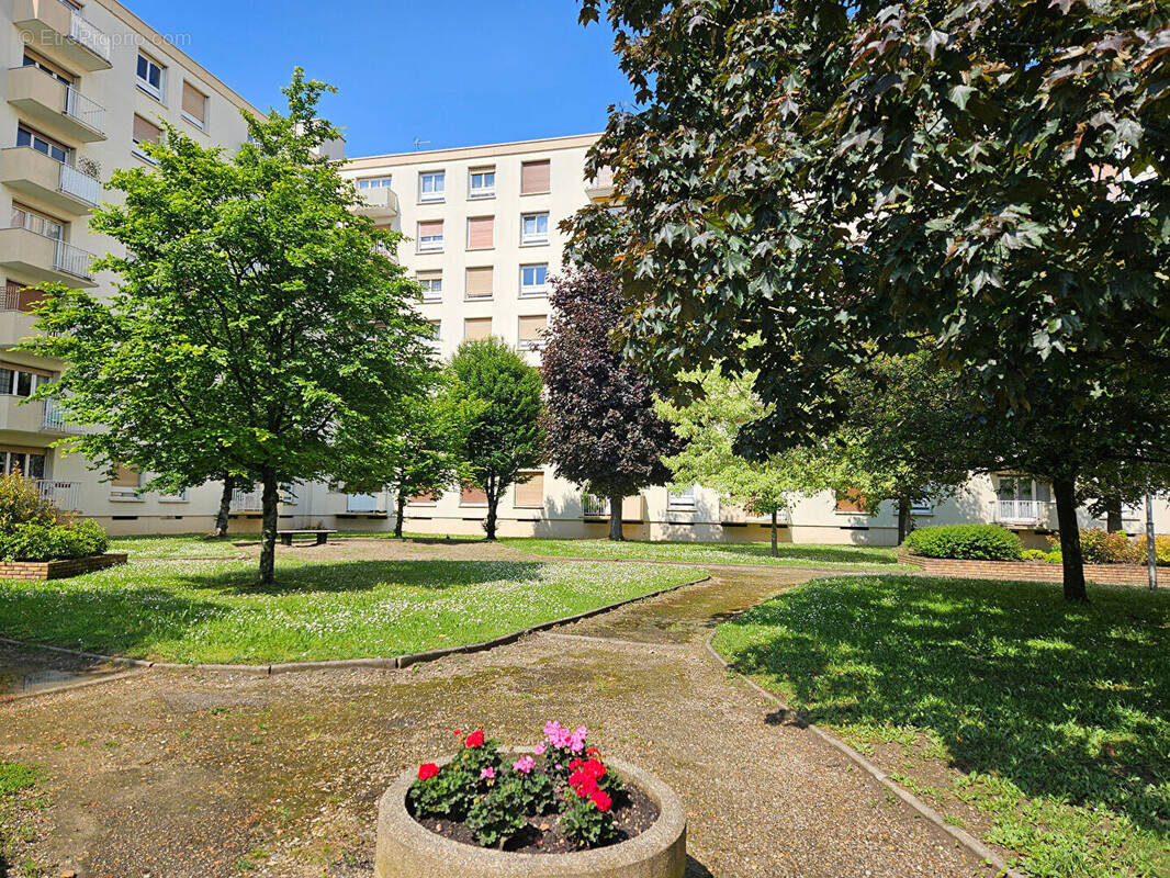 Appartement à HOUILLES