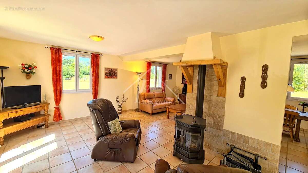Belle propriété de campagne sur 6 697 m² à Autry-Issards - photo 7