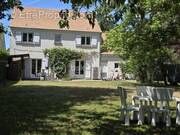 Maison à MONTCOURT-FROMONVILLE