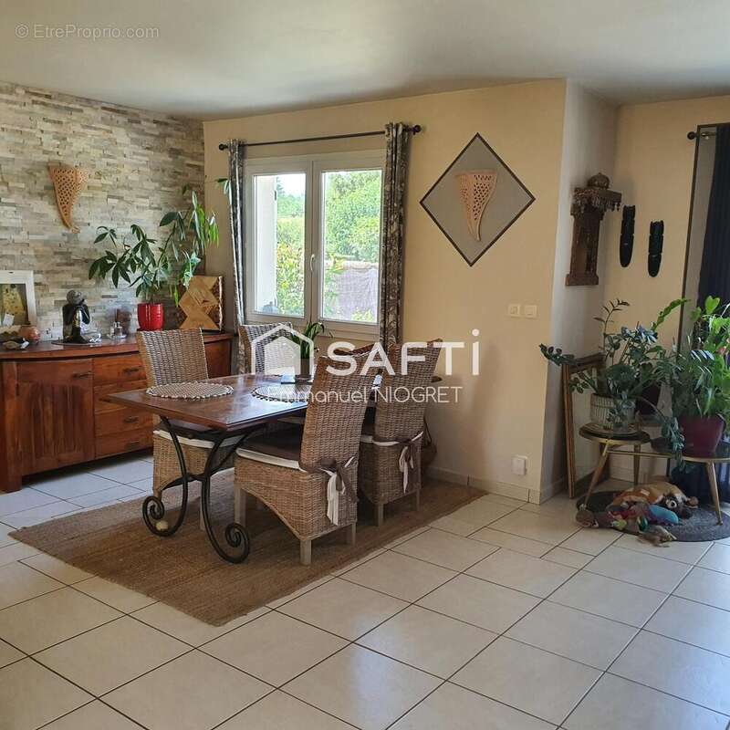 Maison 115 m² à Labruyere  - photo 7