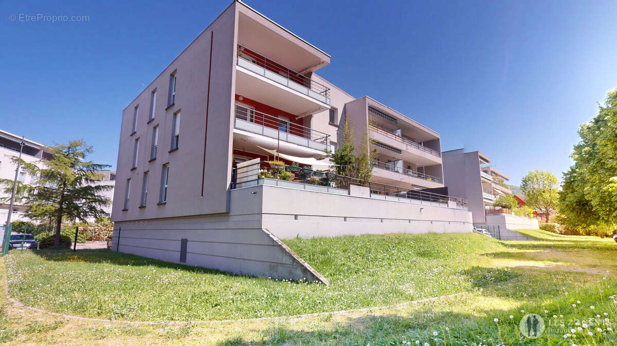 Appartement à SAINT-MARTIN-D'HERES