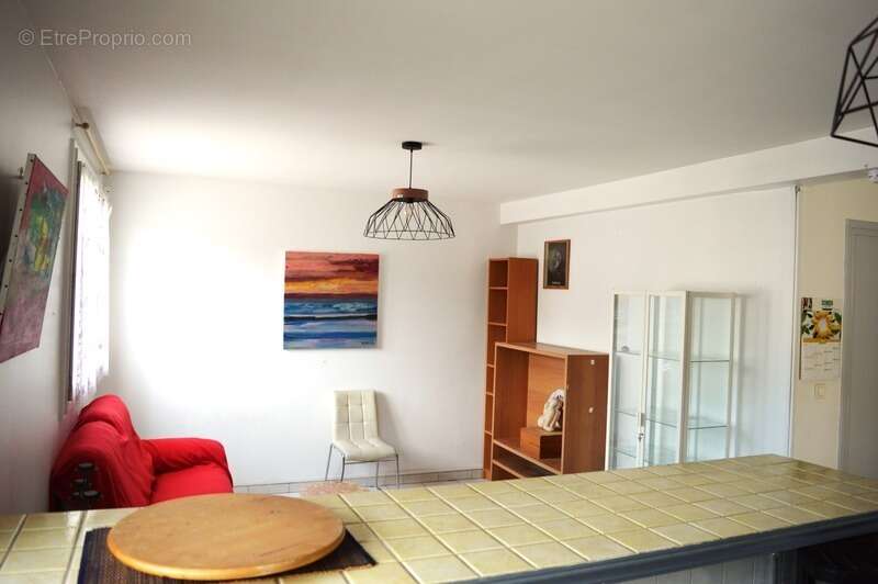 Appartement à MARSEILLE-4E