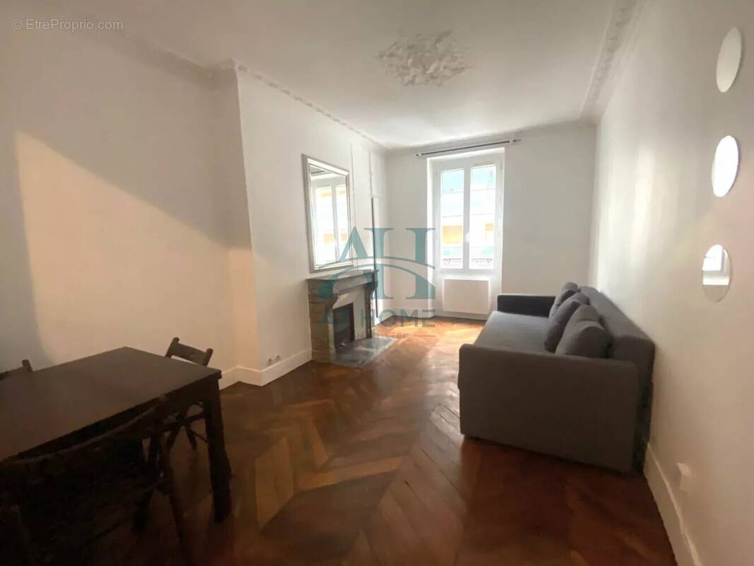 Appartement à PARIS-10E