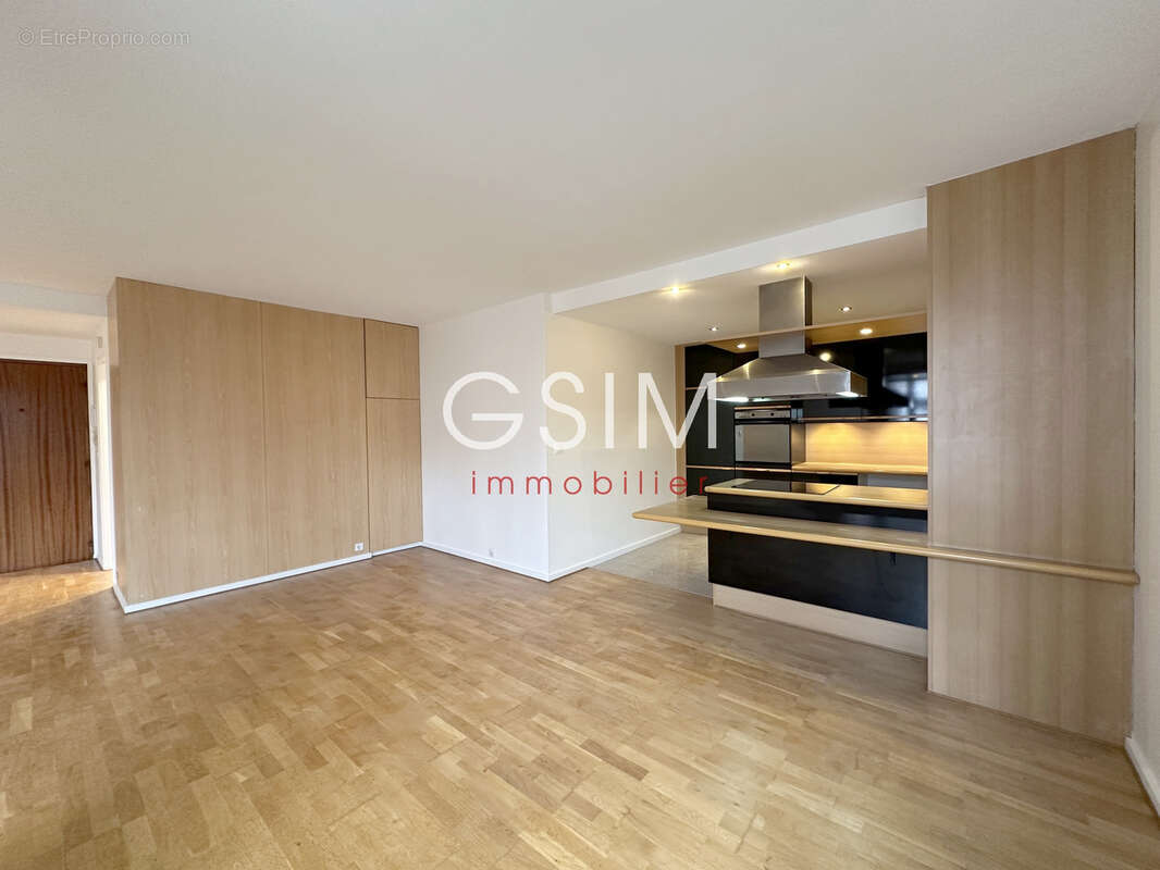 Appartement à NEUILLY-SUR-SEINE
