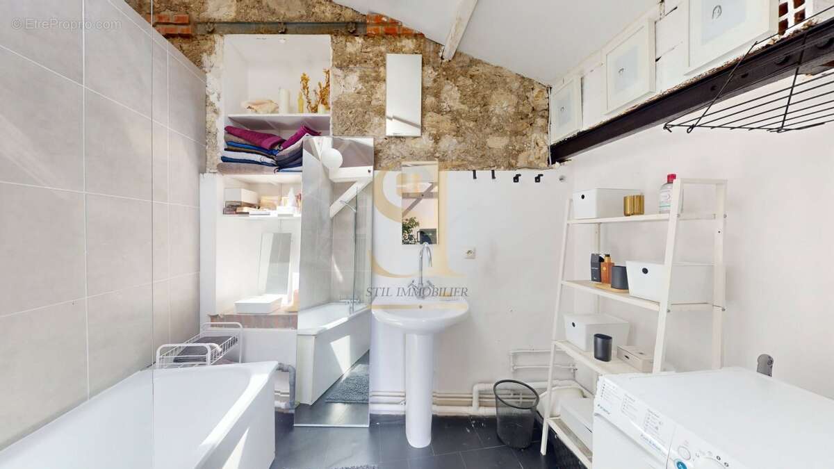 Appartement à COMBS-LA-VILLE