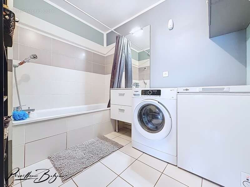 Appartement à SAINT-FONS