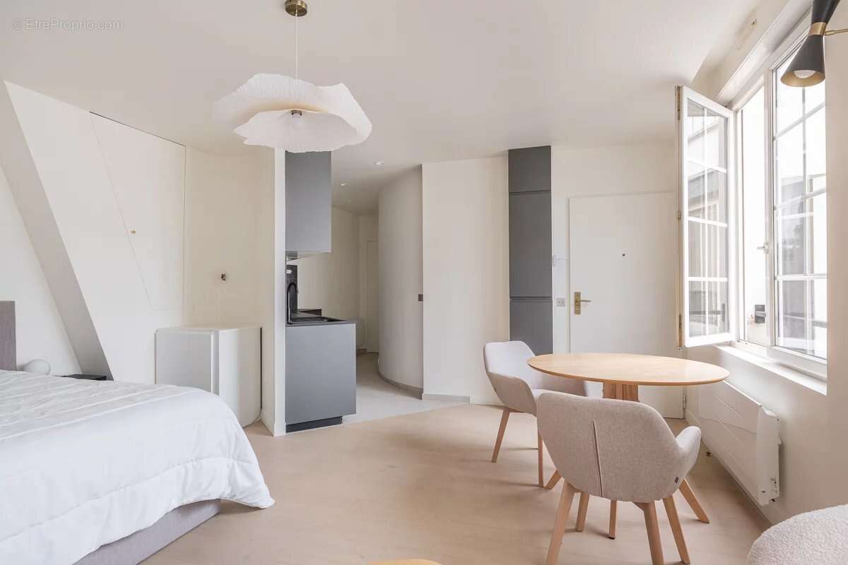 Appartement à PARIS-9E