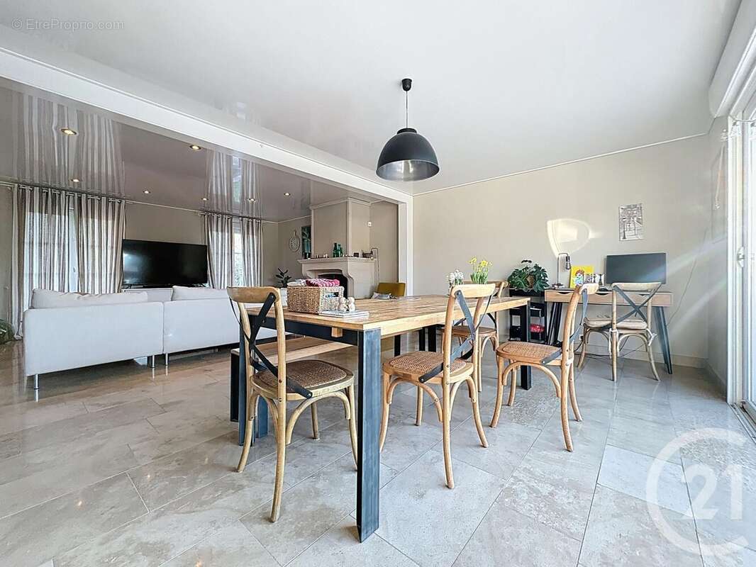 Maison à BREVIANDES