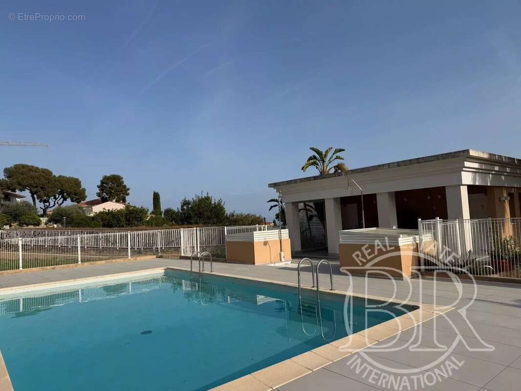 Appartement à ROQUEBRUNE-CAP-MARTIN
