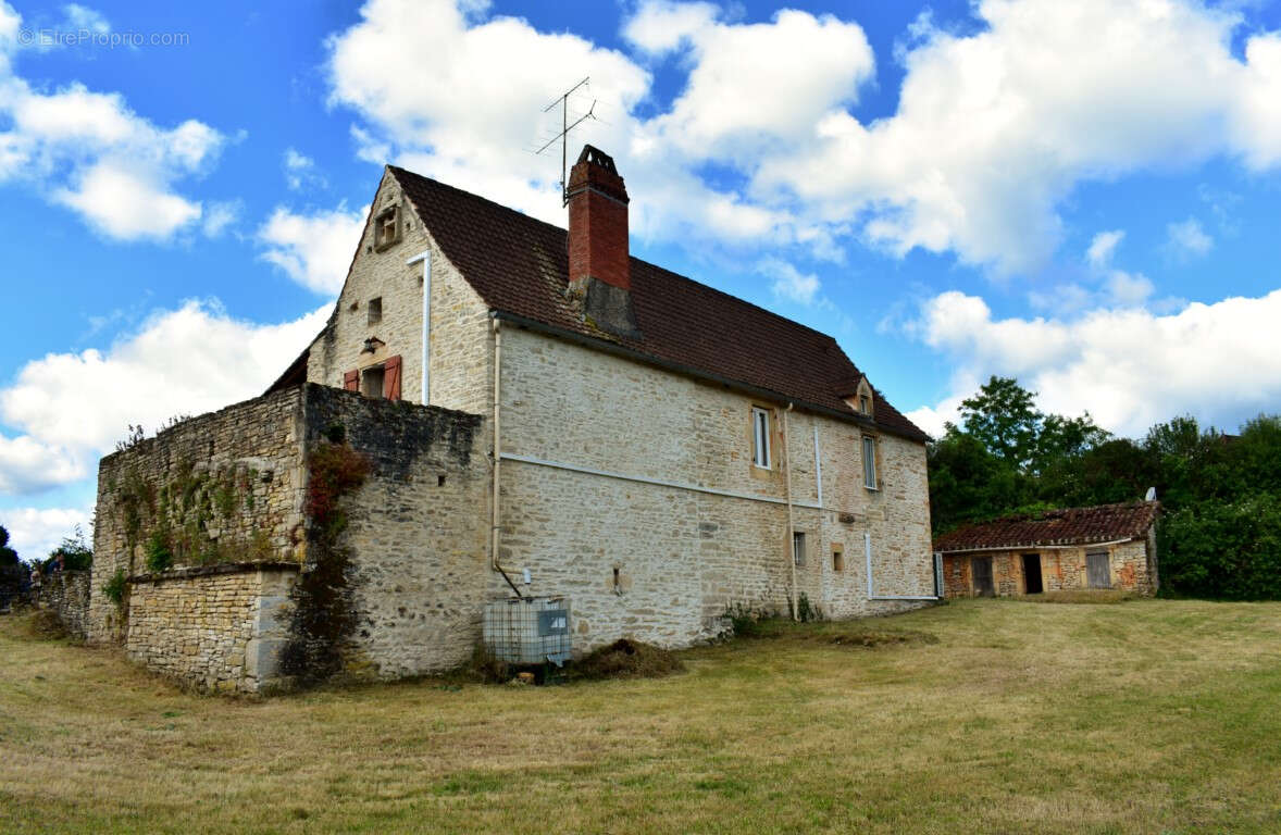 Maison à PONTCIRQ