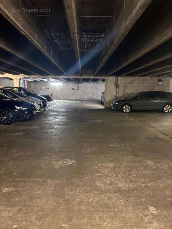 Parking à ASNIERES-SUR-SEINE