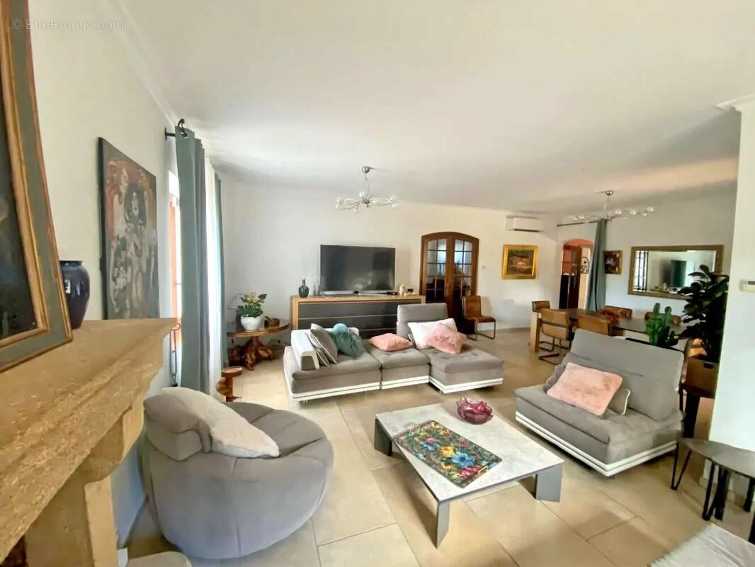 Maison à BAGNOLS-SUR-CEZE