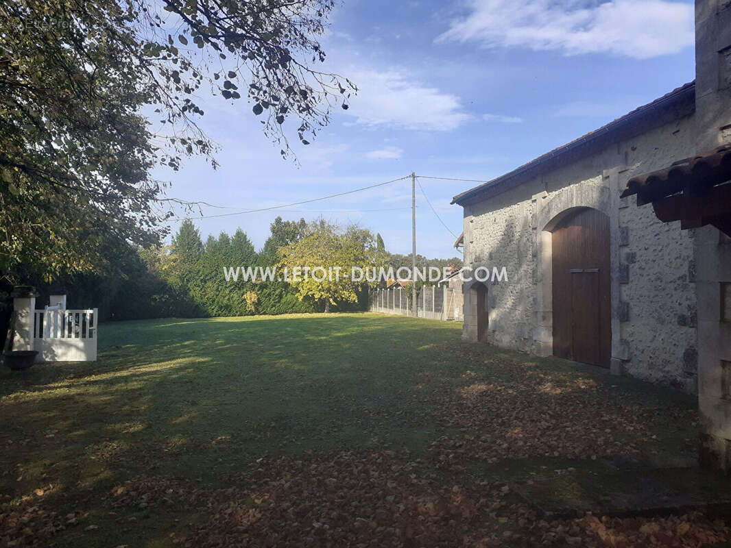 Maison à GRAND-BRASSAC